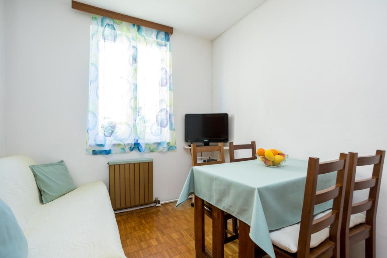Apartment Jakovac By El-Pi Tours นยีวีเซ ภายนอก รูปภาพ
