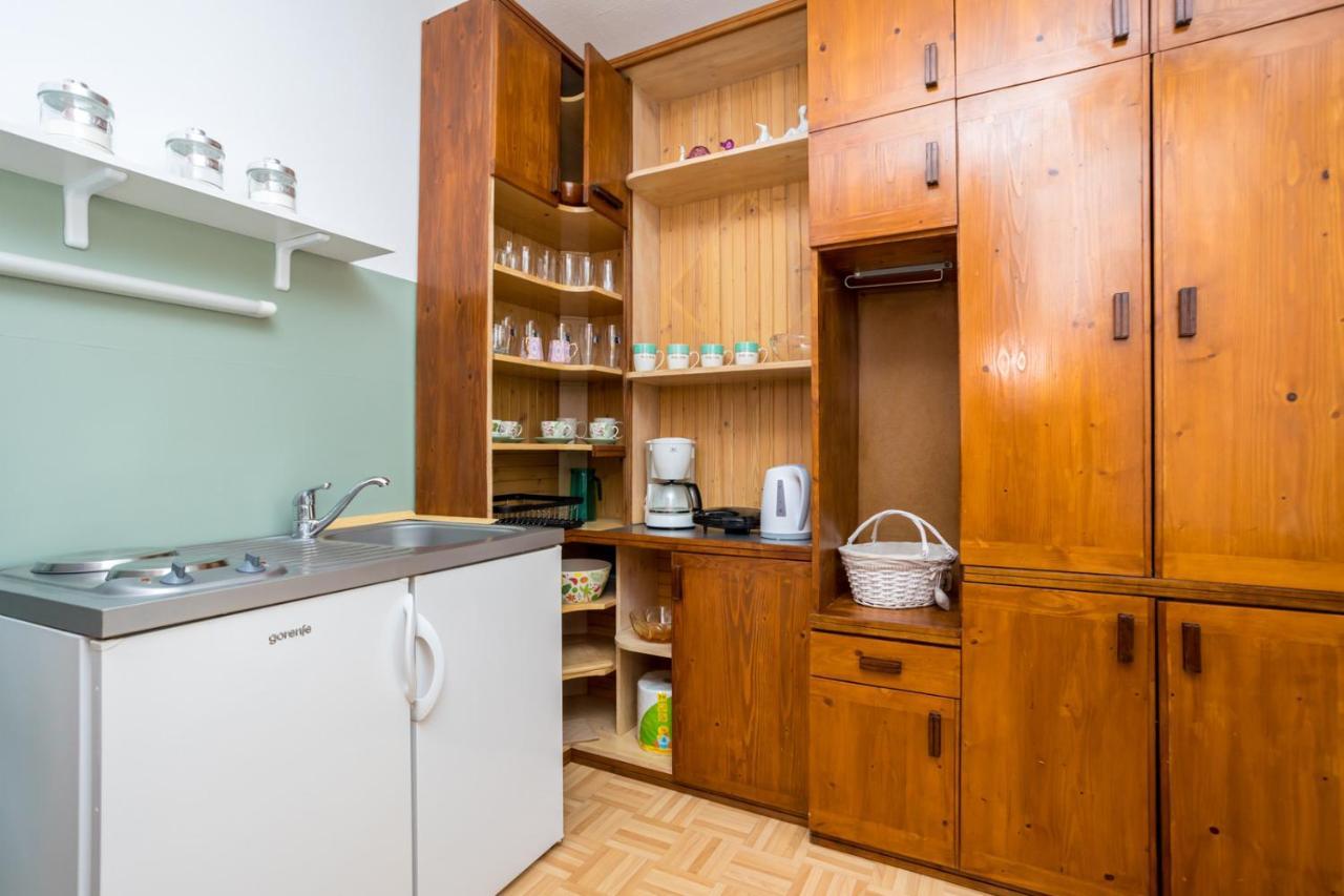 Apartment Jakovac By El-Pi Tours นยีวีเซ ภายนอก รูปภาพ