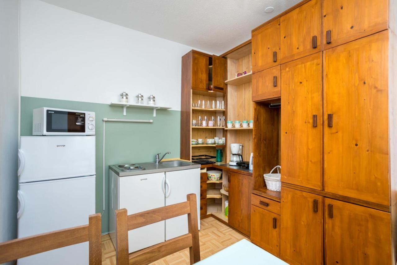Apartment Jakovac By El-Pi Tours นยีวีเซ ภายนอก รูปภาพ